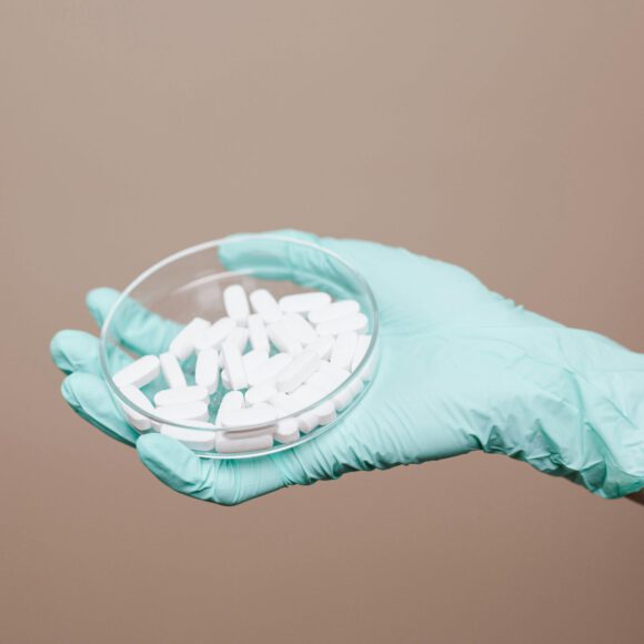 pexels-karola-g-4047055